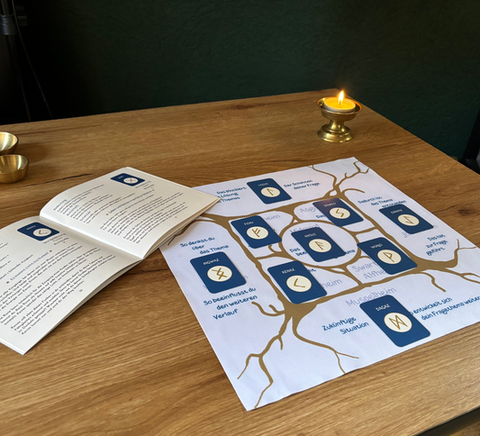 Runenset Arts of Cards mini runenkarten mit Legetuch und Booklet